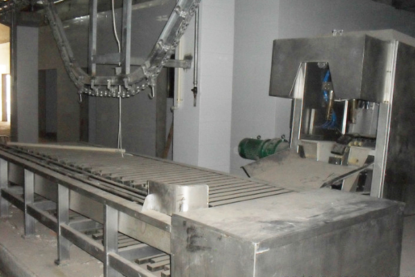 Horizontal bleeding conveyor